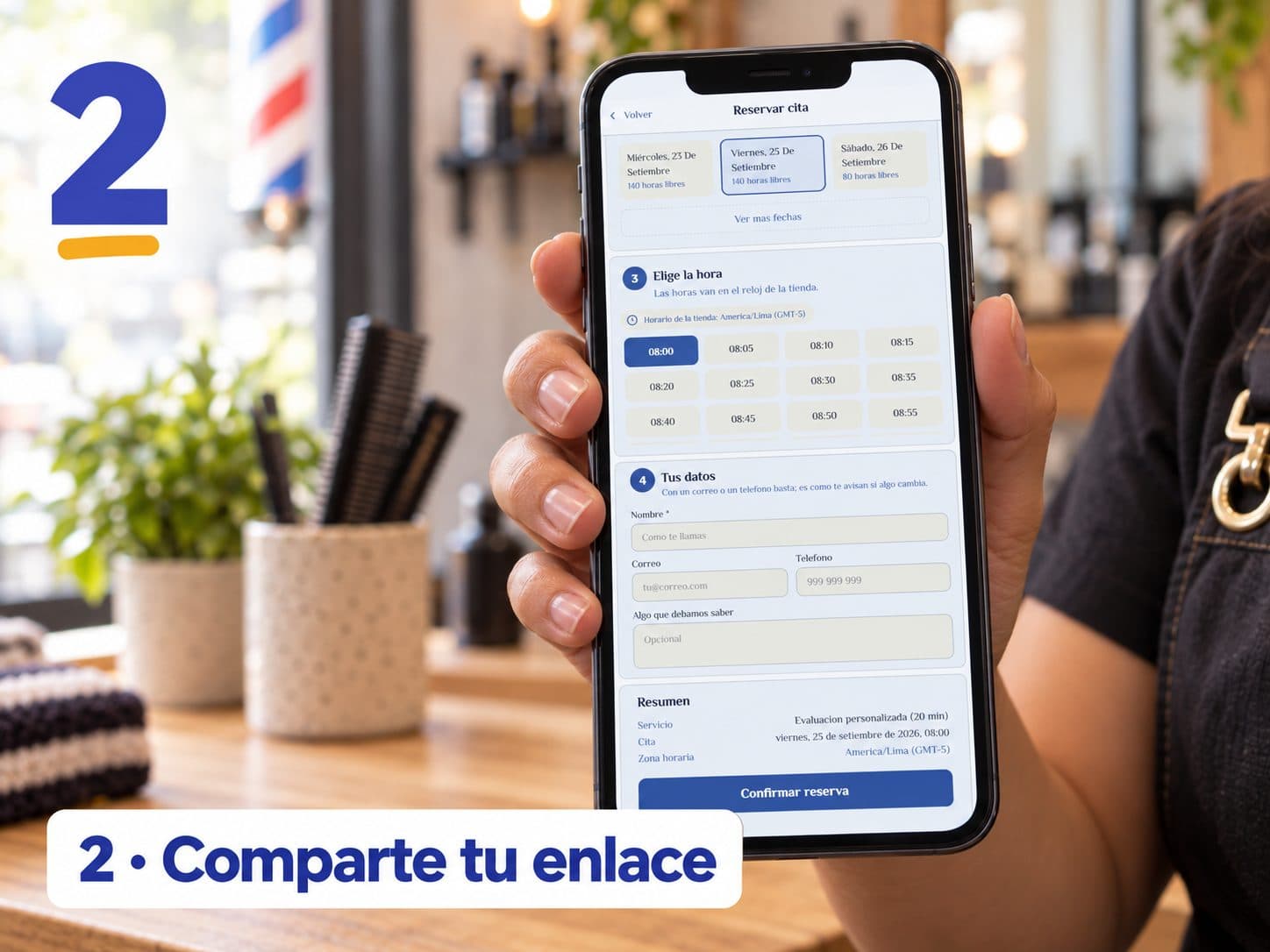 Mano sosteniendo un celular con la pantalla de reservar cita de Meudim: elige el día, la hora y deja tus datos. «2 · Comparte tu enlace».